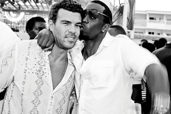 Puff-Daddy.-Ibiza-beso--