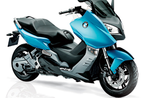 AV-PAG-21x27.5_MOT1---LA-MOTO2