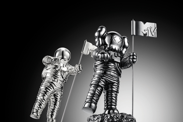 BIGKAWS-&-Classic-Moonman-BAJA