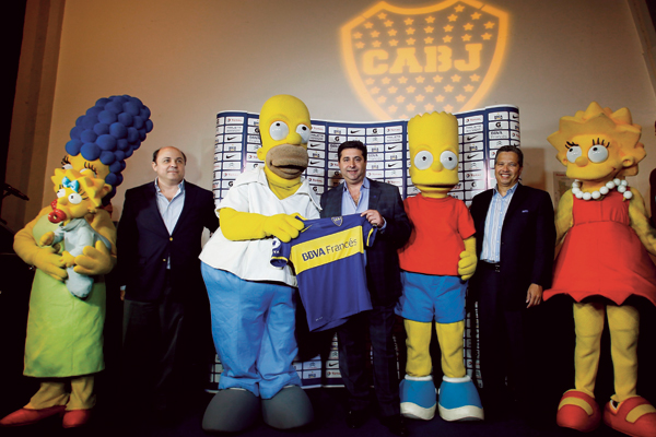 _Javier-Schmidt,-CEO-de-Proenter,-Daniel-Angelici,-presidente-de-Boca,-y-Sammy-Nieto,-Director-of-Licensing-de-Twentieth-Century-Fox.