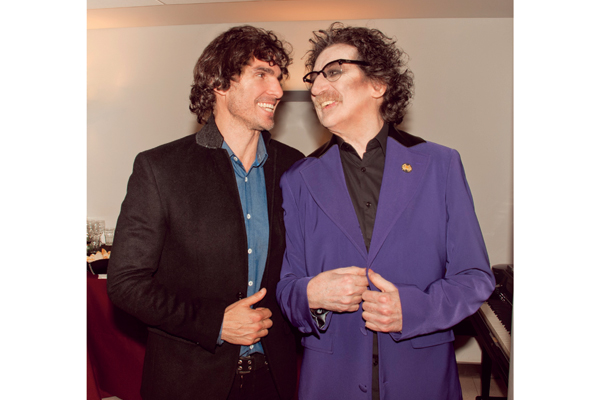 nico-Cuño-de-Key-Biscayne-y-Charly-Garcia-antes-del-Show-en-el-Colon-copia