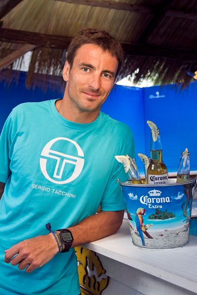 Robredo-en-el-Corona-Lounge