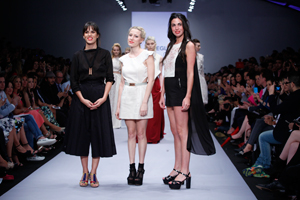 miniLucía-Cornejo,-Natalia-Casal-y-Marina-Rulli-de-TREGUA-en-el-Mercedes-Benz-Fas