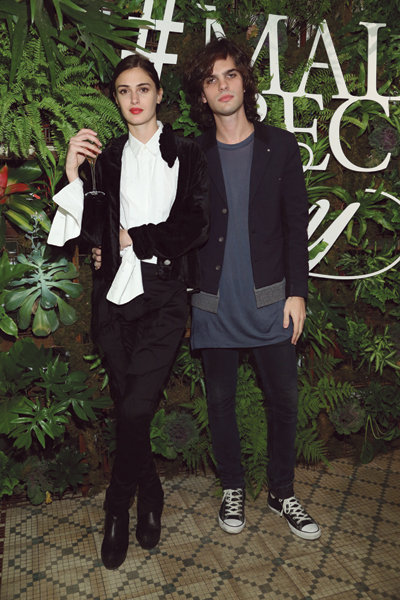 Mía-Flores-Pirán-y-Momo-Trosman,-quien-deslumbró-a-todos-con-su-DJ-set-en-el-Malbec-Day-de-Ernesto-Catena