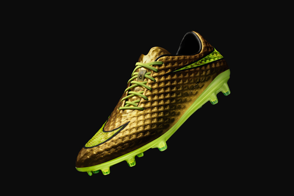 SU14_HyprVnPhan_3QF_Gld_V1_30723