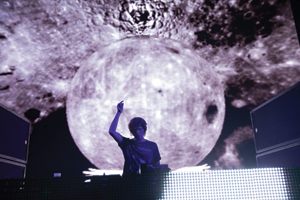 introHernán-Cattáneo_Creamfiels-2013-ba-3-1
