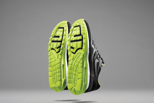 FA14_RN_AirMax_W_Sol_BlkVlt_V3