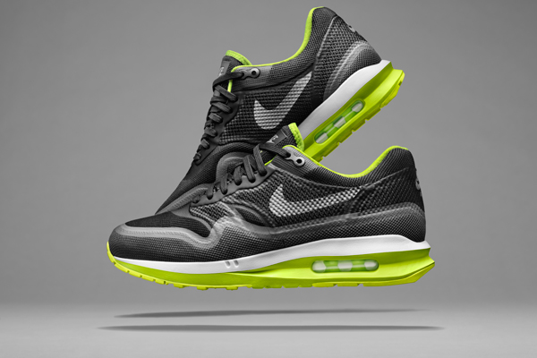 FA14_RN_AirMax_W_Stp_BlkVlt_V3