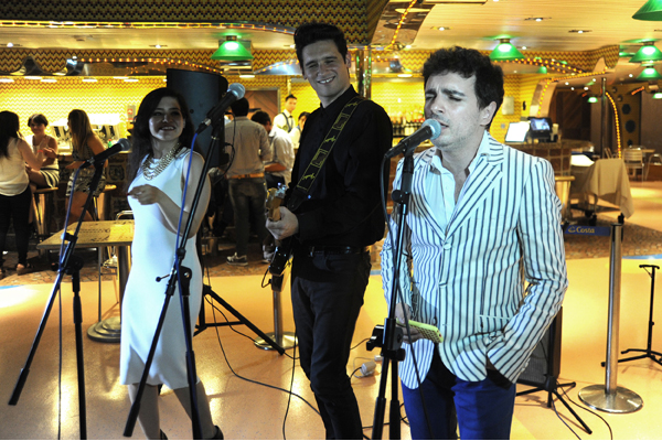 Ale-Sergi-en-festejo-Su-atención-por-favor