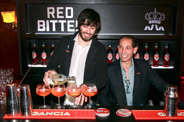 “Red-Vintage”-por-Oscar-Chabrés-(Bar-Chabrés)-y-Sebastián-Atienza