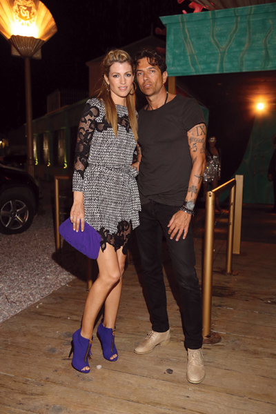 Daniela-Urzi-y-su-novio-italiano---GINEBRA-recibi¢--el-2015-con-una-incre°ble-fiesta-en-Punta-del-Este-(6)