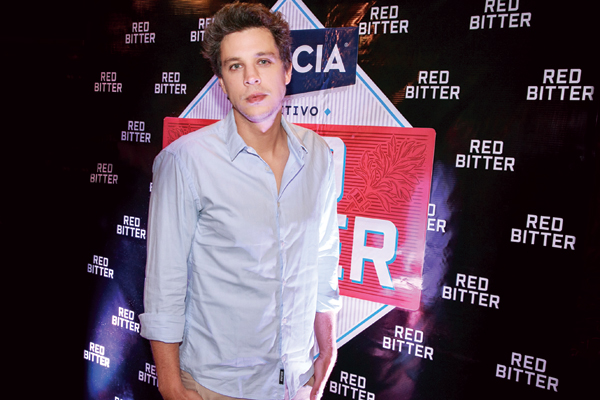 Ludovico-Di-Santo-en-el-lanzamiento-de-Gancia-Red-Bitter