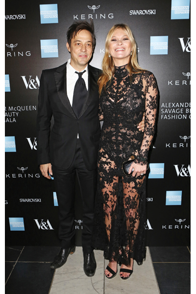 Jamie_Hince_and_Kate_Moss_Dave_Benett_Getty_Images_for_Victoria_and_Albert_Museum