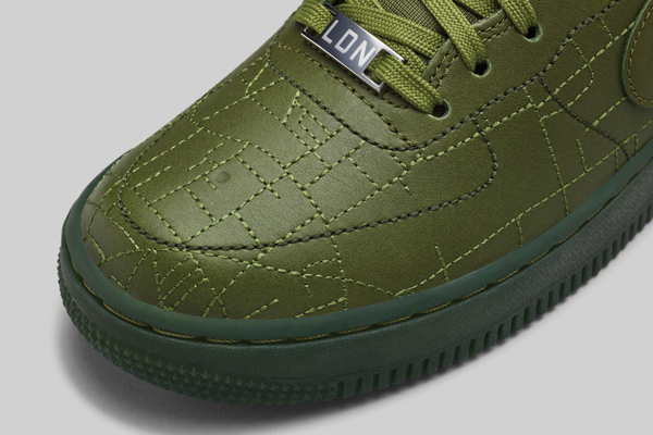 bigWMNS_Air_Force_1_07_Green-Detail_Toe_Box-HO14_B10_APP-14381_33954