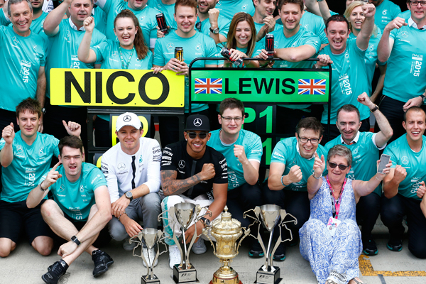 Mercedes-AMG-Petronas-sigue-estirando-diferencias-Foto-2