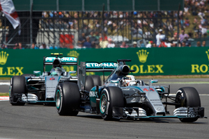Mercedes-AMG-Petronas-sigue-estirando-diferencias-Foto-4