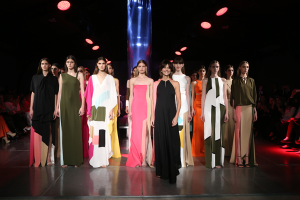 Desfile-Evangelina-Bomparola-junto-con-Evangelina-en-Designers-BA-presentado-por-HSBC--(36)