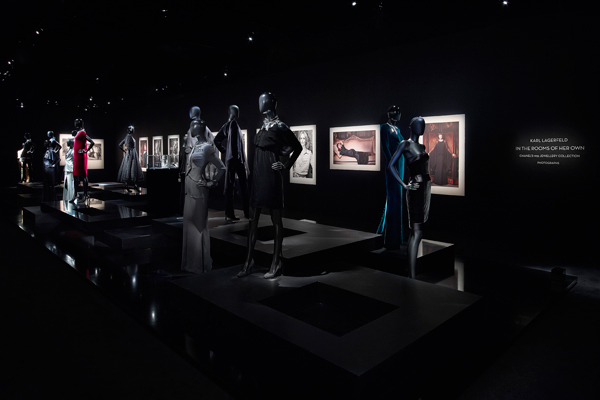 10_MADEMOISELLE_PRIVE_EXHIBITION_SAATCHI_GALLERY_LONDON_PICTURES_BY_OLIVIER_SAILLANT_HD