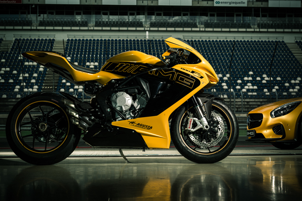 AMG15170_008_014_quadratisch