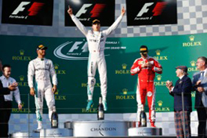Mercedes-AMG-Petronas-ganador-en-el-Gran-Premio-de-Australia-2016.-Rosberg-y-Hamilton-en-el-podio