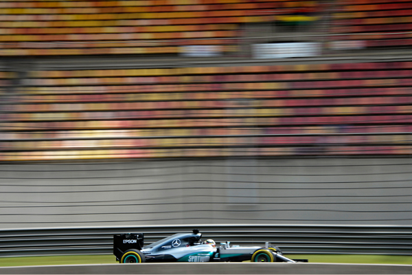 Rosberg-gan¢-el-GP-de-Shanghai-y-se-afianza-como-£nico-l°der.-Foto-2