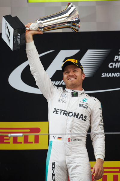 Rosberg-gan¢-el-GP-de-Shanghai-y-se-afianza-como-£nico-l°der.-Foto-5