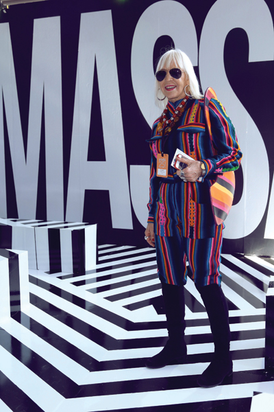 Marta-Minuj°n-visit¢-el-espacio-de-Grupo-Mass-en-arteBA