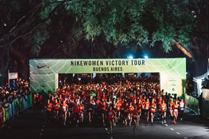 minNike-Women-Victory-Tour-21k-2016