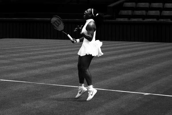 bigSerena_Full-Body_B&W