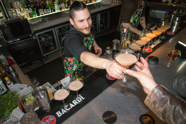 Americo-Borzone,-semifinalista-de-la-edicion-2016-del-Bacardi-Legacy-preparo-su-coctel-Intrepido