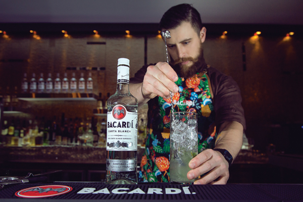 maxi-salomon-ganador-del-bacardi-legacy-2016-preparo-los-mejores-cocteles-para-el-lanzamiento-del-concurso