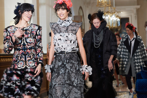 01_paris-cosmopolite-2016-17-metiers-dart-collection-finale-pictures-by-olivier-saillant