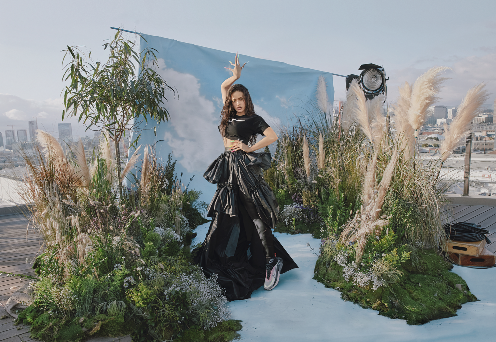 Rosalia presenta las nuevas zapatillas Nike Air Max 2090 inspiradas en el  pasado , diseñadas para el futuro – Zarpado